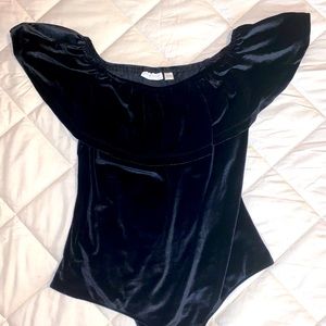 Velvet NY&C off the shoulder Bodysuit size L